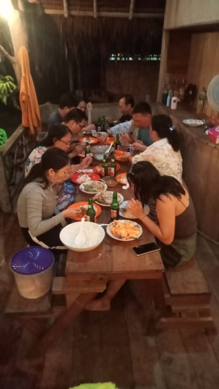 Makan malam sama tamu